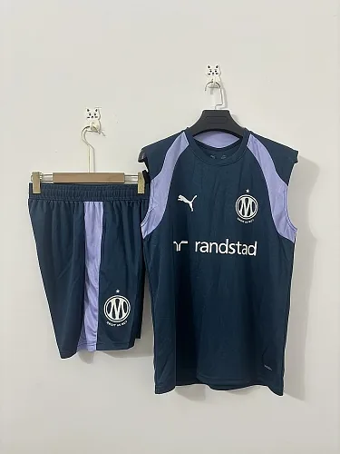 Albumcover van 26-27 Marseille Yupoo vest tracksuit